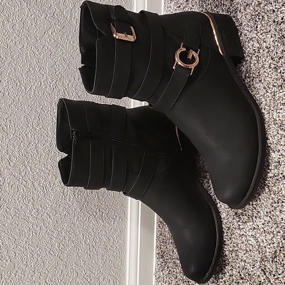 Guess boots 🖤
